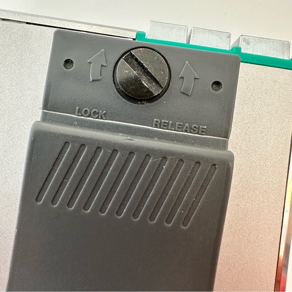 Aiwa HS-U07 Cassette Player Walkman With Stereo Cassette Working - Picture 8 of 14